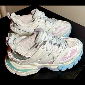 Balenciaga Womens Track Sneaker In White Size 37(7 US)